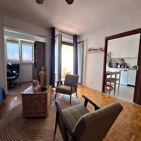 Apartment G&e